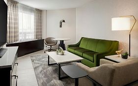 Sheraton Montreal Airport Hotel